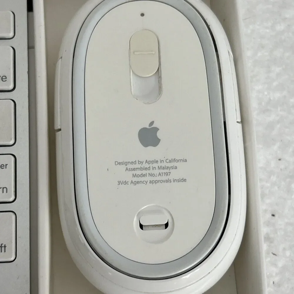 apple magic keyboard and mouse in box A1314 A1197 EUC Back to School